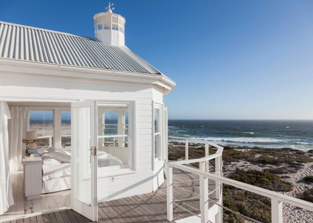 White,Home,Showcase,Bedroom,Overlooking,Ocean